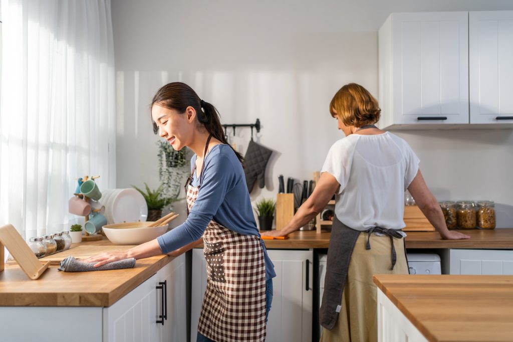 Kitchen Cleaning 4 Cleaning the kitchen