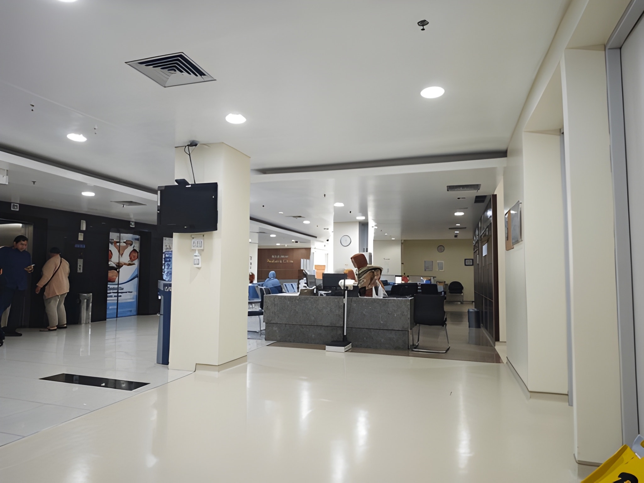 Lobby Cleaning Services