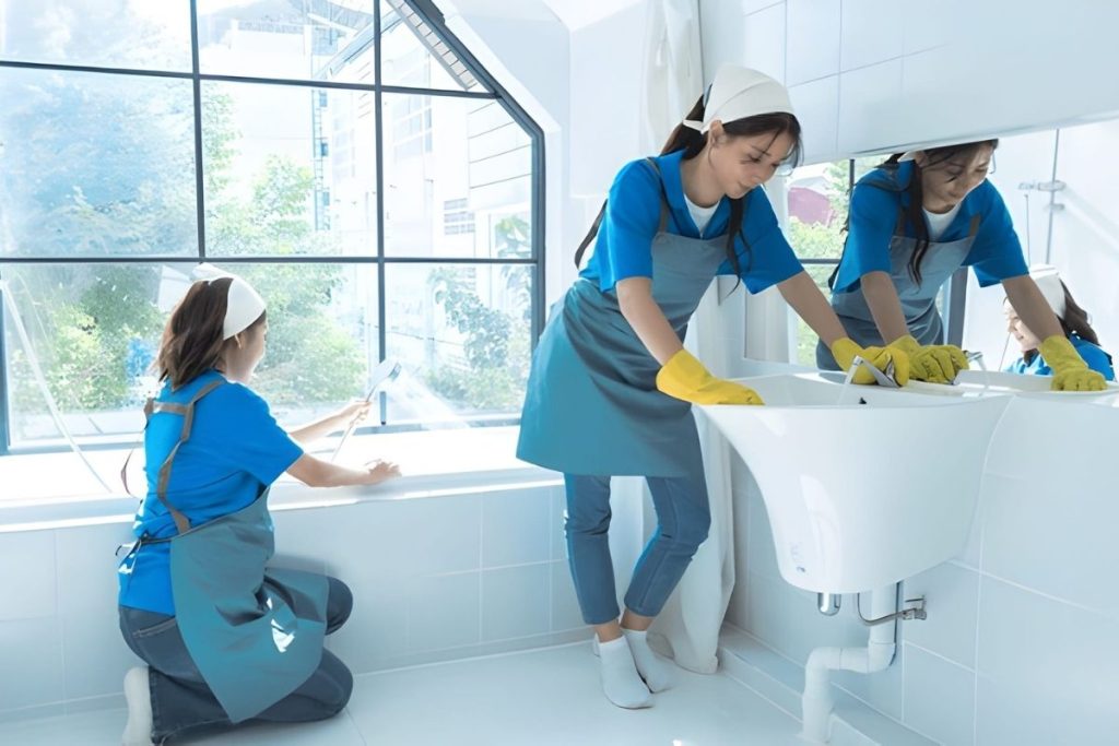 Bathroom & Toilet Deep Cleaning Services